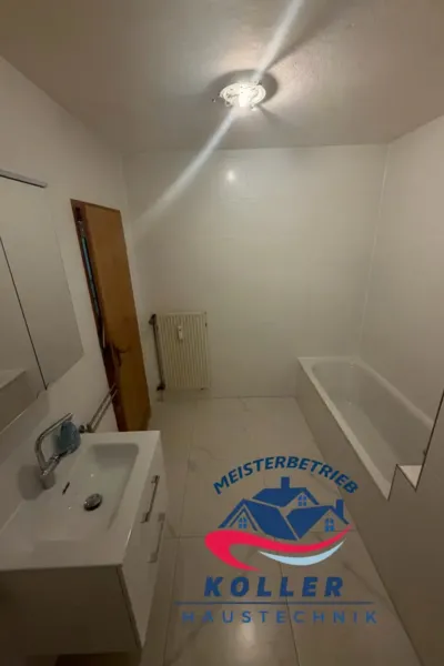 Abgeschlossene Badsanierung in Regensburg mit Wanne